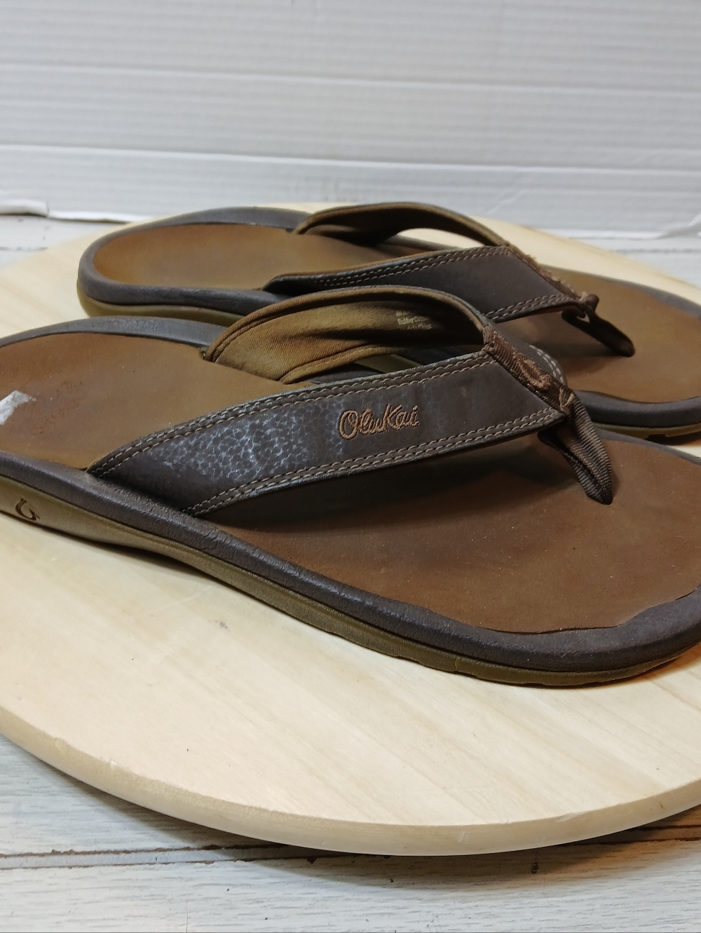 Men's Olukai Maha Flip Flop Sandals Brown Color  US Sizes 9
